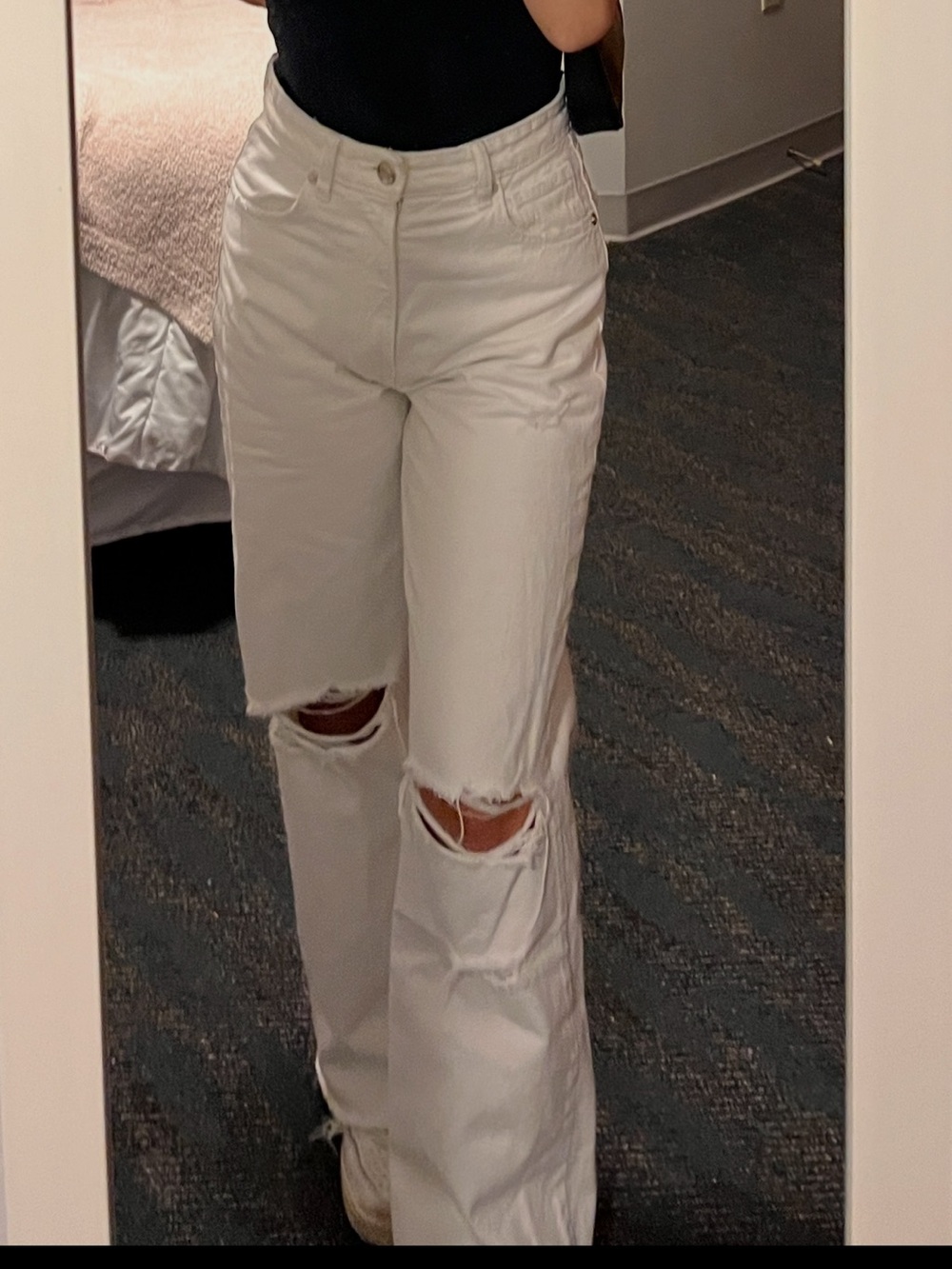 White Zara ripped jeans